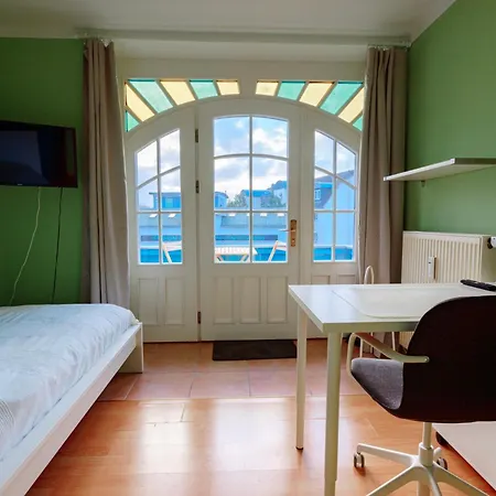 Gemuetliche Mit Balkon Wohnung6 Ρόστοκ