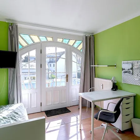 Gemuetliche Mit Balkon Wohnung6 * 罗斯托克